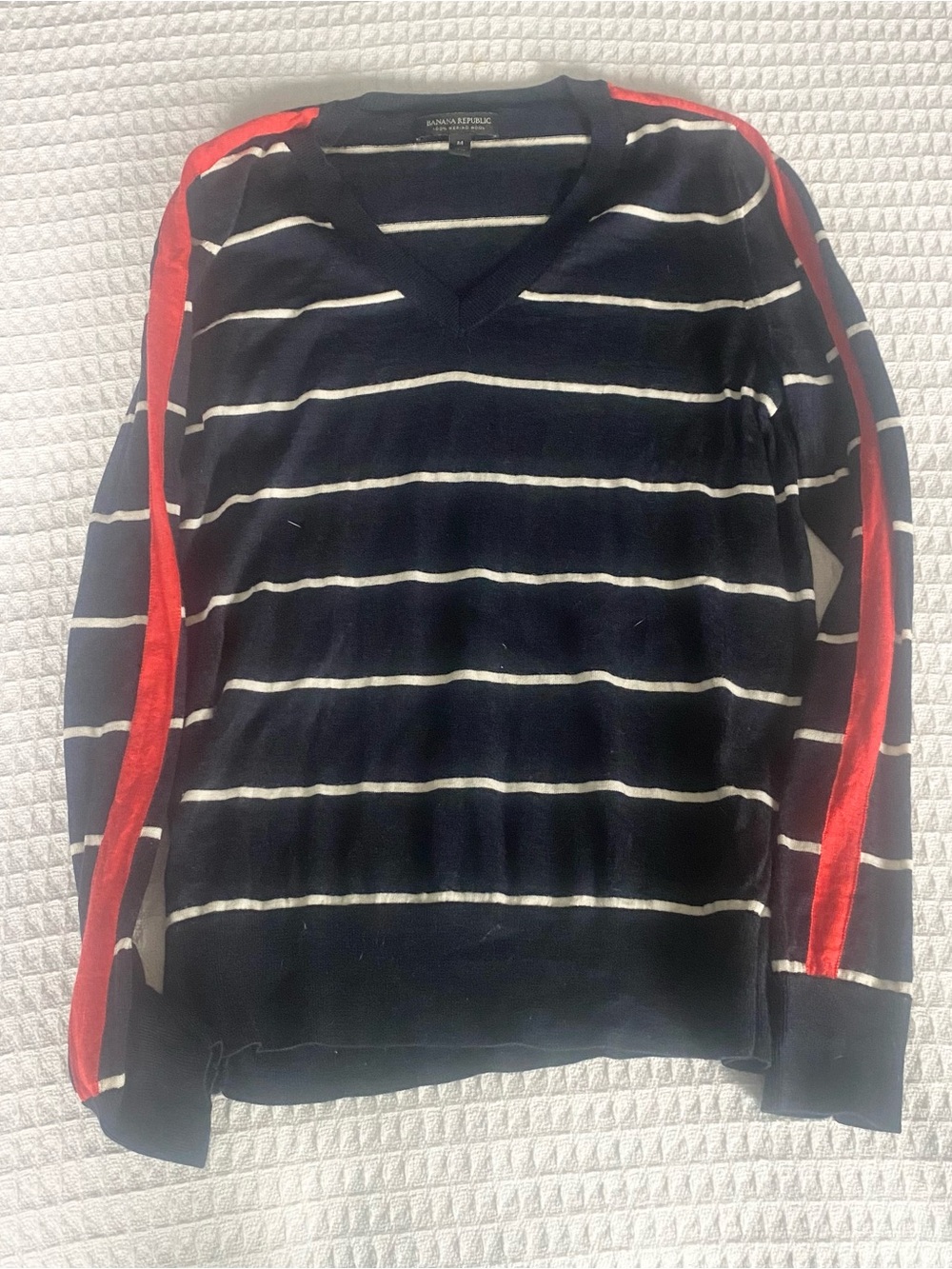 Banana Republic merino wool Navy Stripe V-Neck Sweater Red Sleeve Stripes medium